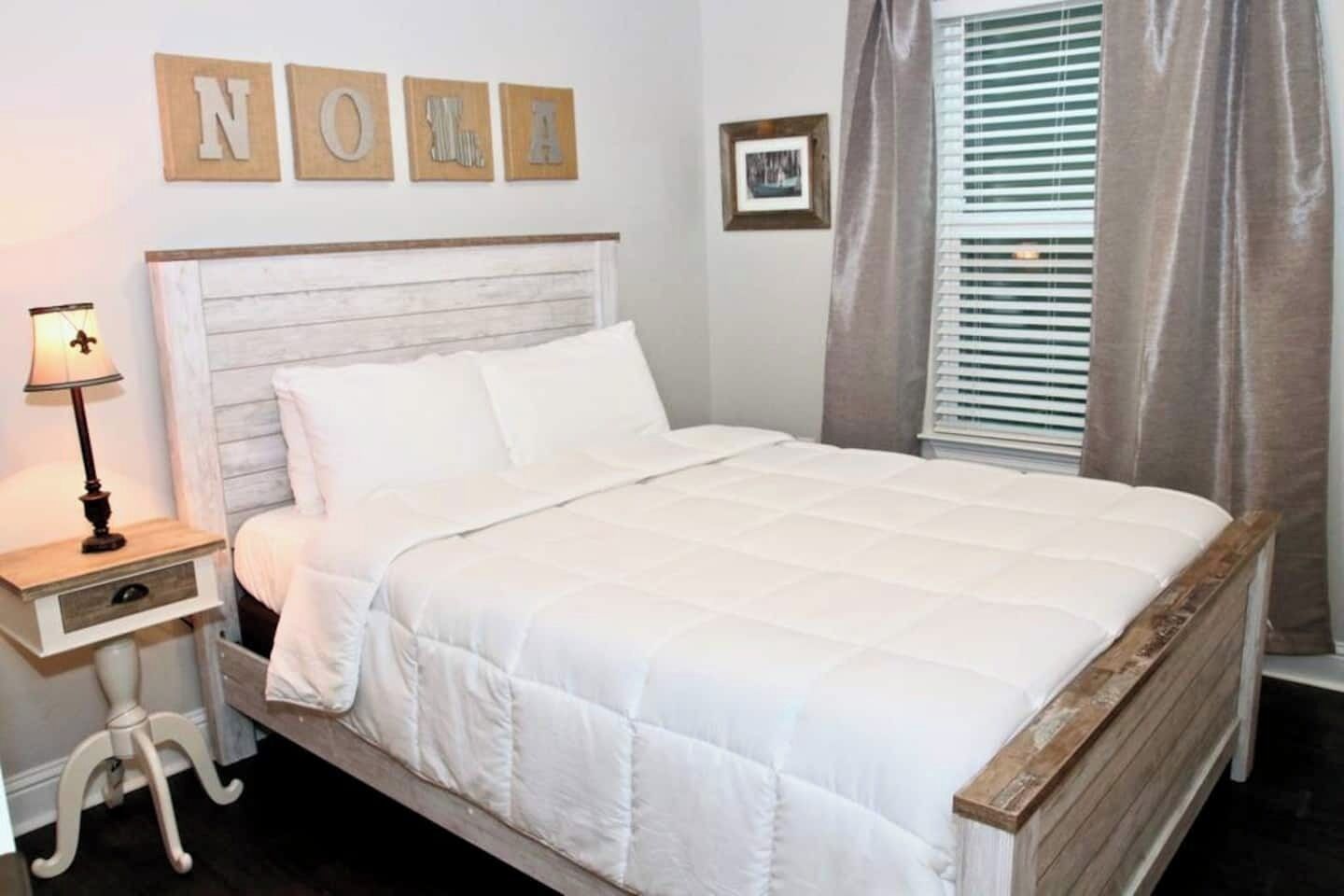 3 bedrooms, desk, iron/ironing board, travel crib