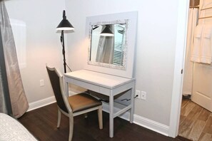Interior - Spacious 3BR Mid-City stay 0.9 mi to Superdome. 2 kings, 1 queen, chef’s kitchen, Wi-Fi, steps to streetcar. (New Orleans)