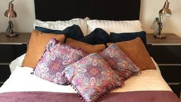 2 chambres, fer et planche à repasser, accès Internet, draps fournis