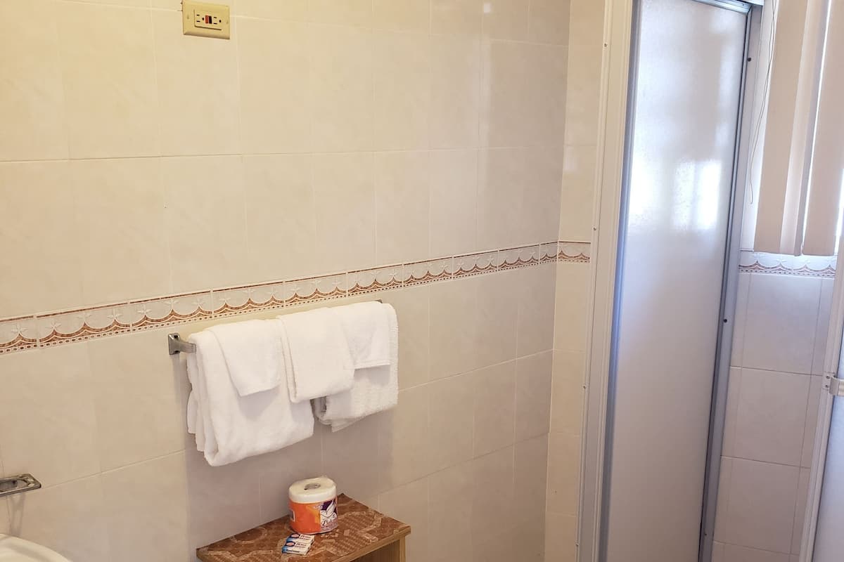 Standard Double Room, 1 Queen Bed, Garden View | Bathroom | Free toiletries, hair dryer, towels, soap