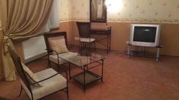 Junior suite | 1 slaapkamer, een kluis op de kamer, verduisterende gordijnen