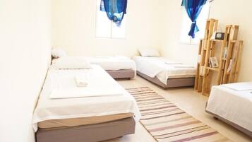 Shared Dormitory (Simbad The Sailor Man: 4 Single Beds) | Soundproofing, free WiFi, bed sheets