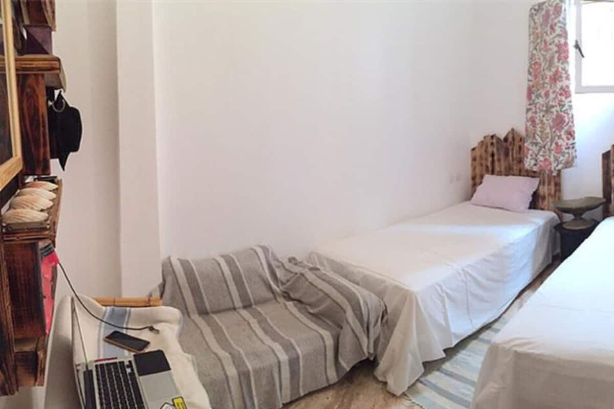 Shared Dormitory (Sheherazade: 2 Single Beds)
