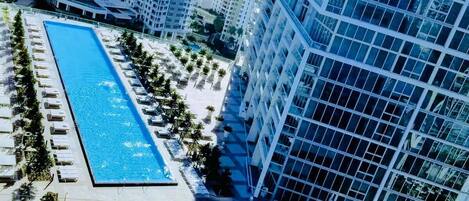 Outdoor pool, a heated pool