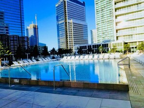 Outdoor pool, a heated pool - Fun Getaway in the Center of Downtown Miami , available for art Basel (Miami)