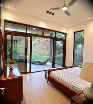 Luxury House, 2 Bedrooms, Kitchen, Golf View | 2 bedrooms, individually decorated, individually furnished, free WiFi - West Bay Golf Club & Villas (Roatan)