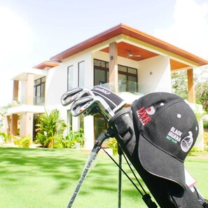 Garden - West Bay Golf Club & Villas (Roatan)