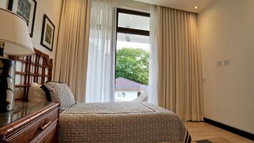 2 bedrooms, individually decorated, individually furnished, free WiFi