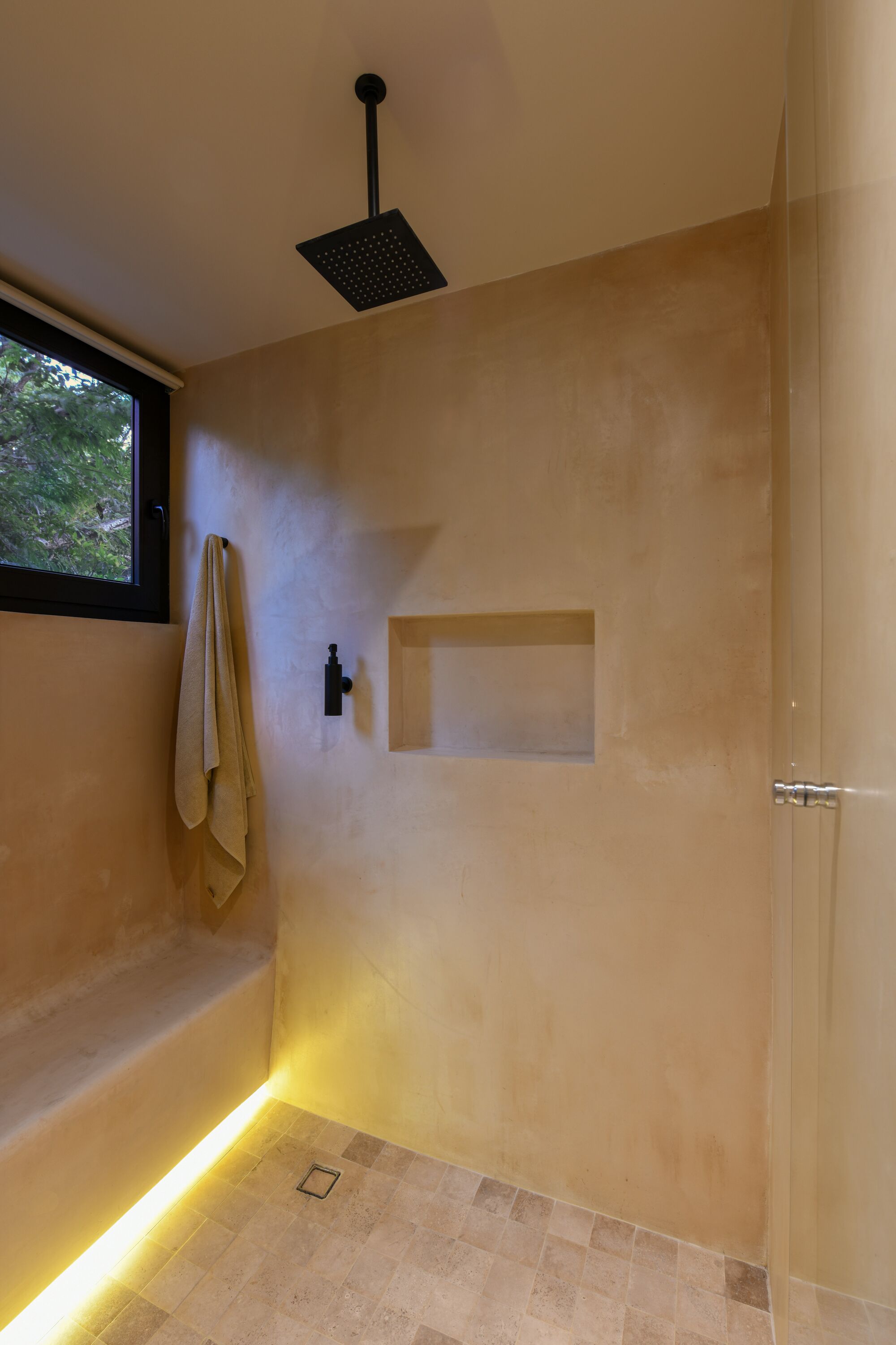 shower, free toiletries, towels