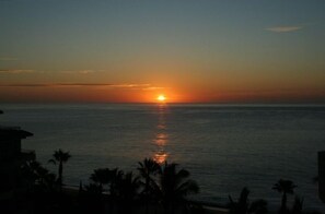 Näkymä rannalle/valtamerelle