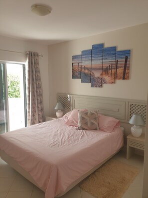 2 bedrooms, iron/ironing board, free WiFi, bed sheets - Club Albufeira - Air conditioned, 2 beds 2 bath with Fibre WiFi  throughout. (Albufeira)