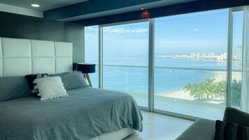 4 bedrooms, travel crib, WiFi (free), bed sheets