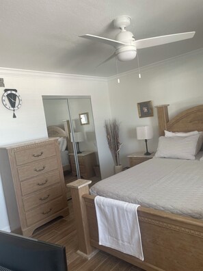 2 bedrooms, WiFi, wheelchair access - Heaven of Siesta Key, one step to #1 beach in Sarasota (Siesta Key)
