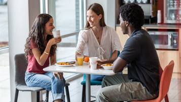 Desayuno continental incluido todos los días