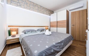 2 habitaciones, wifi gratis y ropa de cama