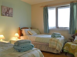 4 bedrooms, free WiFi, bed sheets