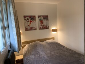 2 chambres, coffres-forts dans les chambres