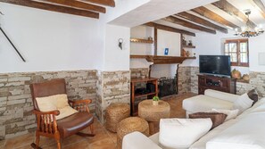 Fernseher, Kamin, DVD-Player, Tischtennisplatte