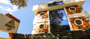 Agate Hotel