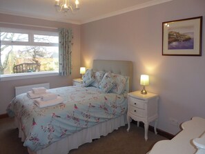 3 bedrooms, free WiFi, bed sheets