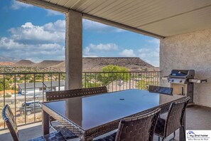 屋外ダイニングエリア