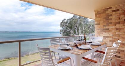 Pelican Sands, 3/83 Soldiers Point Rd - stunning waterfront unit, magical views & air conditioning