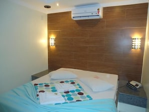 Free WiFi, bed sheets