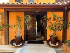 Entrada de la propiedad