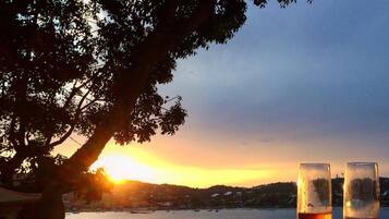 Quarto (Suite Fogo Hidro Piscina Deck) | Terraço/pátio