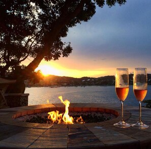 Room (Suite Fogo Hidro Piscina Deck) | Terrace/patio - Cachoeira Inn (Búzios)