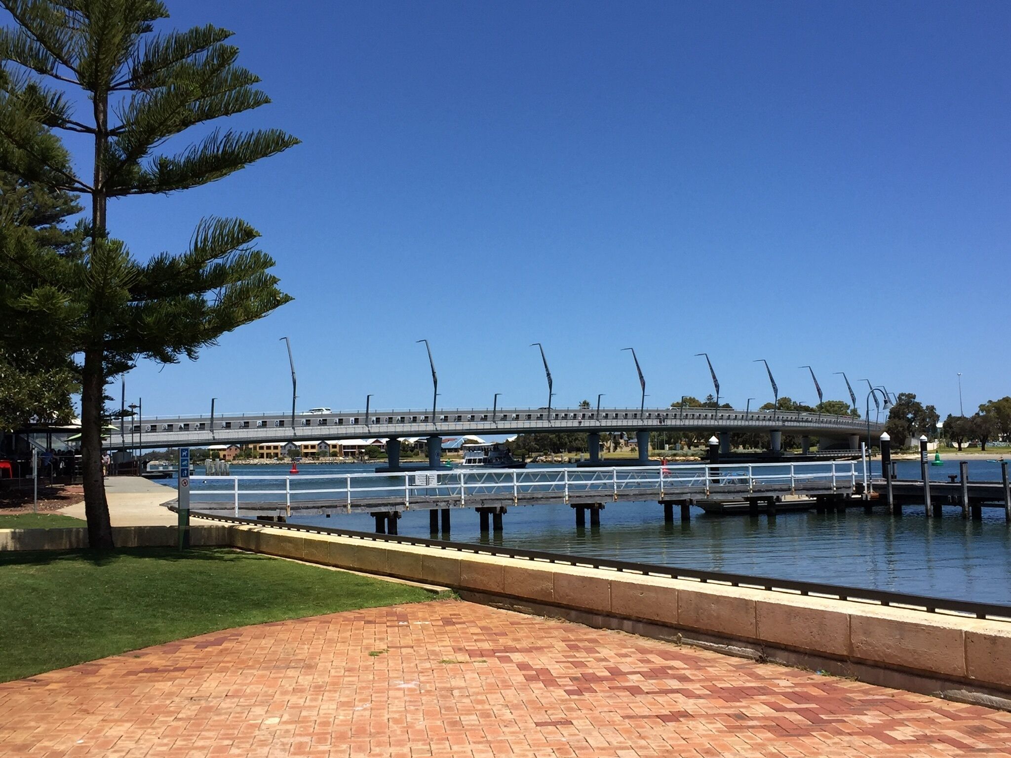 Meadow Springs - Modern & Stylish in Mandurah — image 9