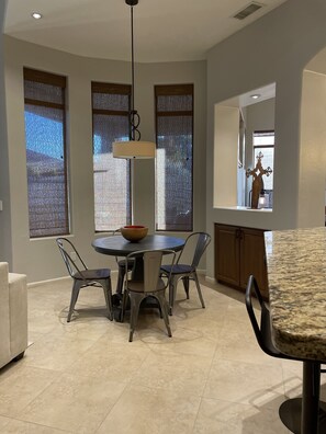 Dining - Welcome to Casa de Una Saguro (Phoenix)