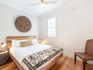 2 chambres, fer et planche à repasser, Wi-Fi, draps fournis