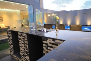 Poolside bar - Riyadh Inn (Riyadh)