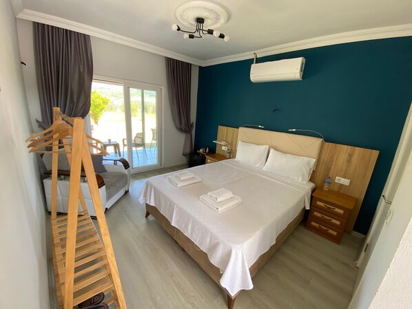 Elite Double Room | Minibar, laptop workspace, blackout curtains, soundproofing - Dalaman Airport Guesthouse (Dalaman)