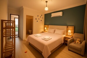 Minibar, laptop workspace, blackout curtains, soundproofing - Dalaman Airport Guesthouse (Dalaman)