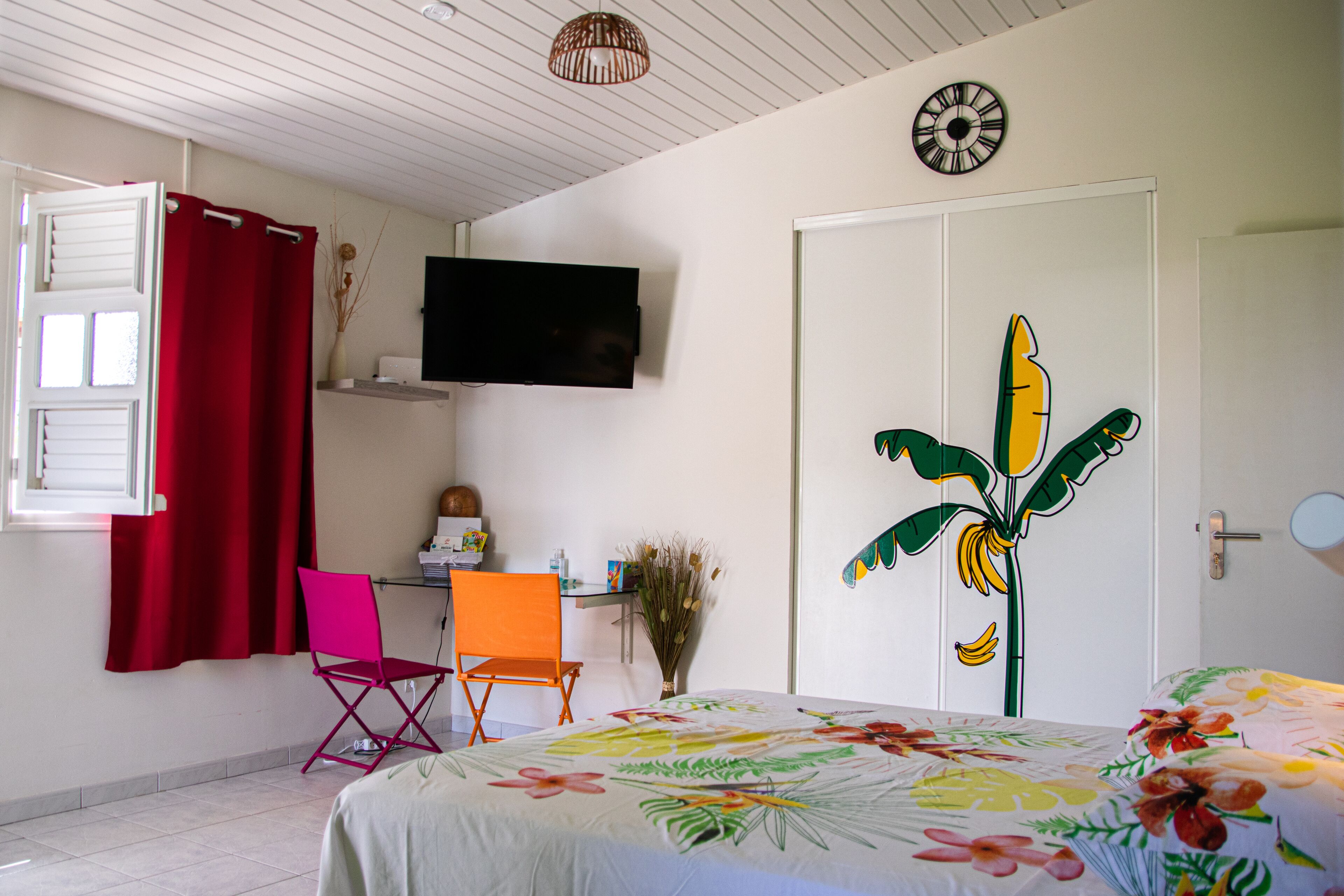 1 chambre, bureau, chambres insonorisées, fer et planche à repasser