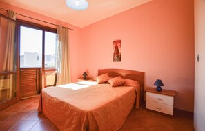 2 Schlafzimmer, Reisekinderbett, kostenloses WLAN