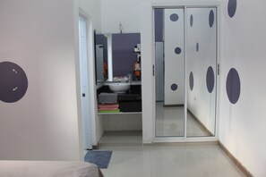 3 bedrooms, iron/ironing board, free WiFi