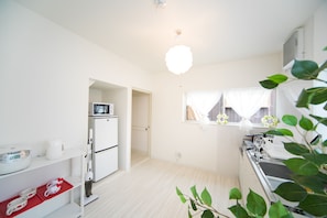 Ferienhaus (Awaji Holiday Inn Kariya) | Eigene Kochnische