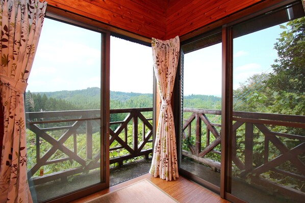 Perhehuone (Bungalow) | Terassi/patio