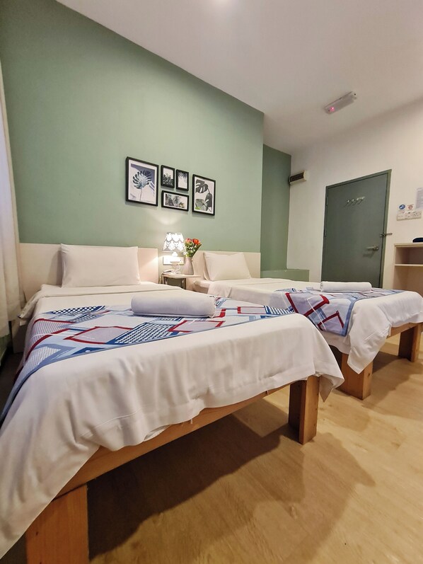 Deluxe Twin Room | WiFi (free), bed sheets
