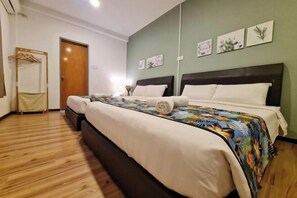 Free WiFi, bed sheets - Treeline Urban Inn (Kota Kinabalu)