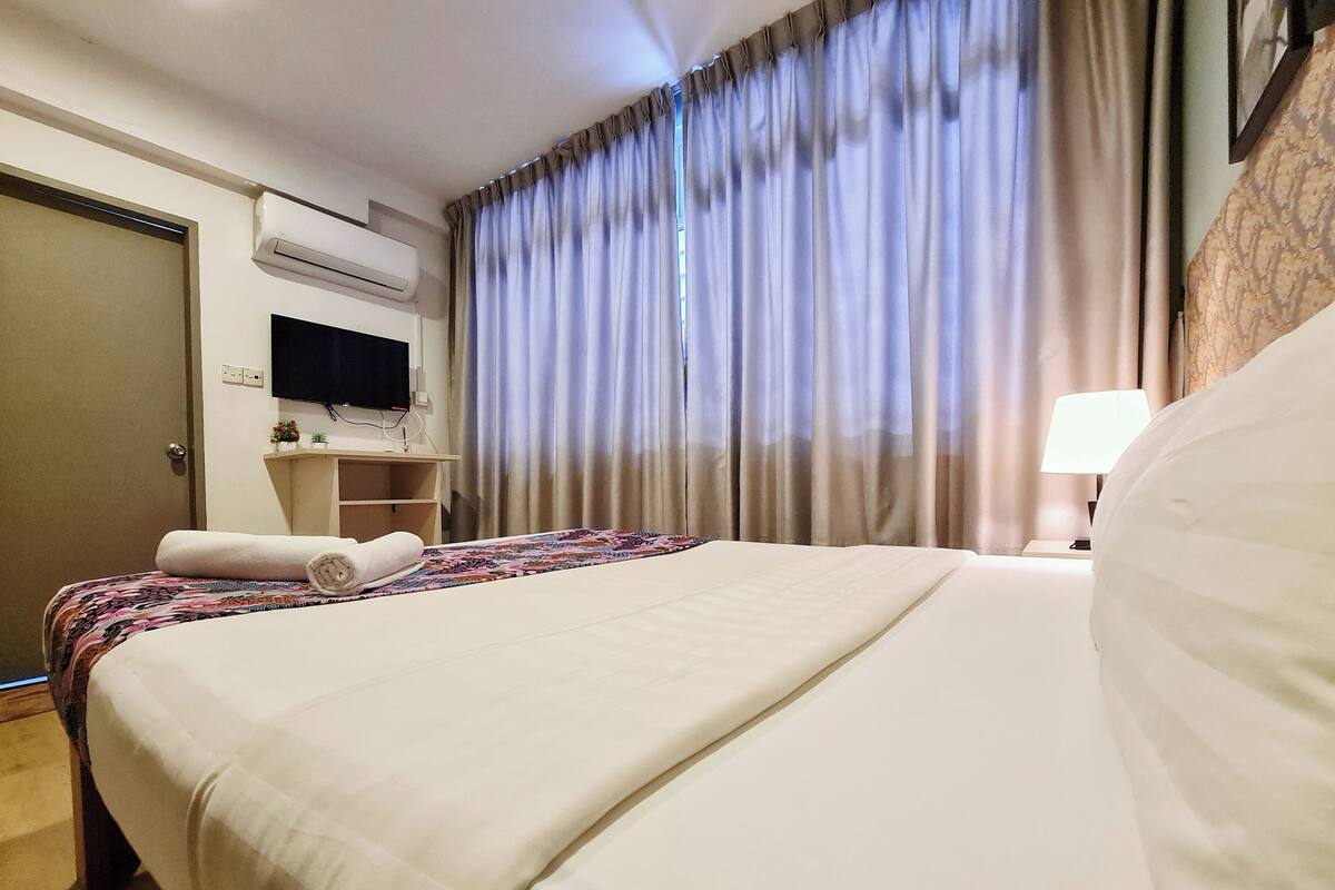 WiFi (free), bed sheets