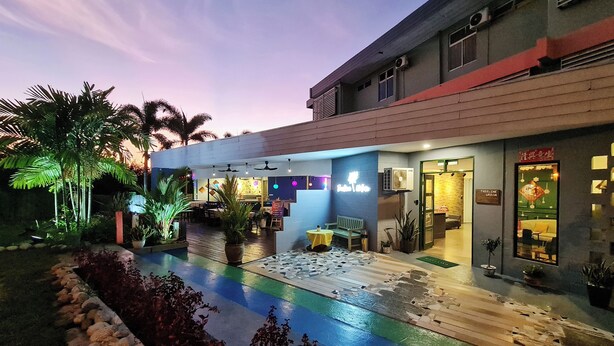 Front of property - Treeline Urban Inn (Kota Kinabalu)