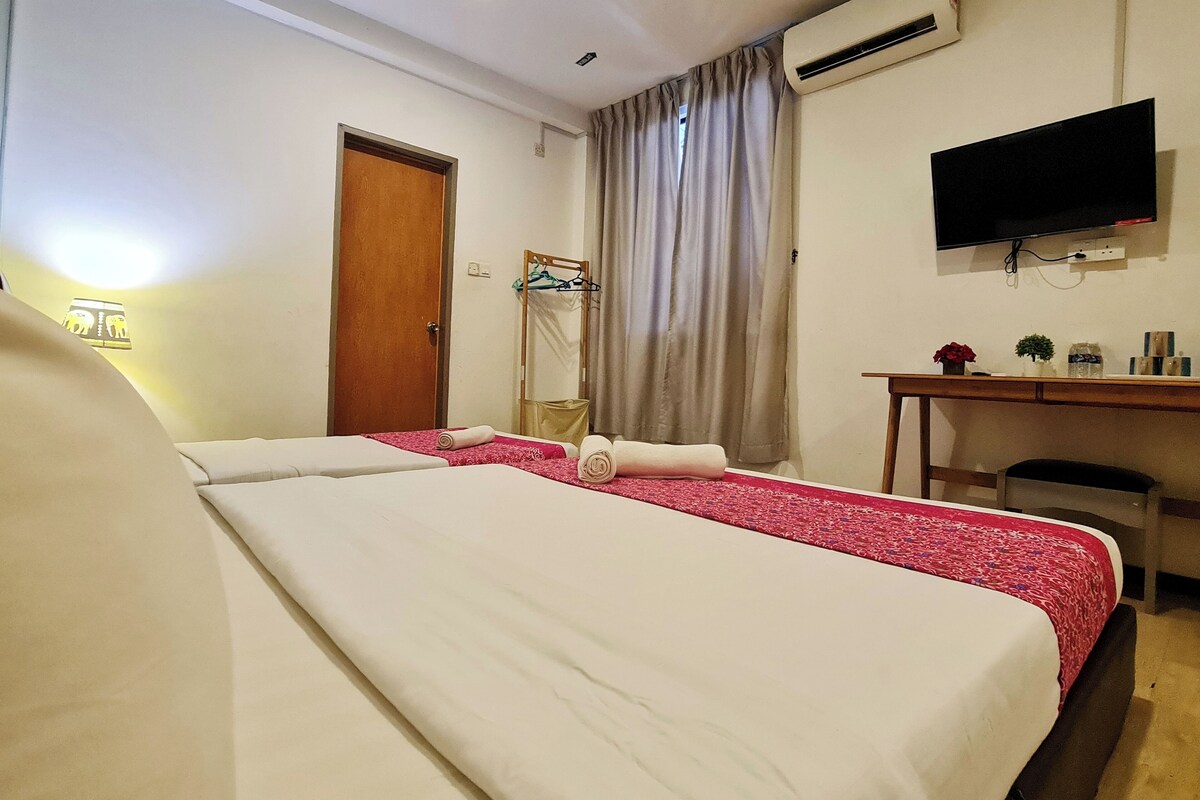 WiFi (free), bed sheets