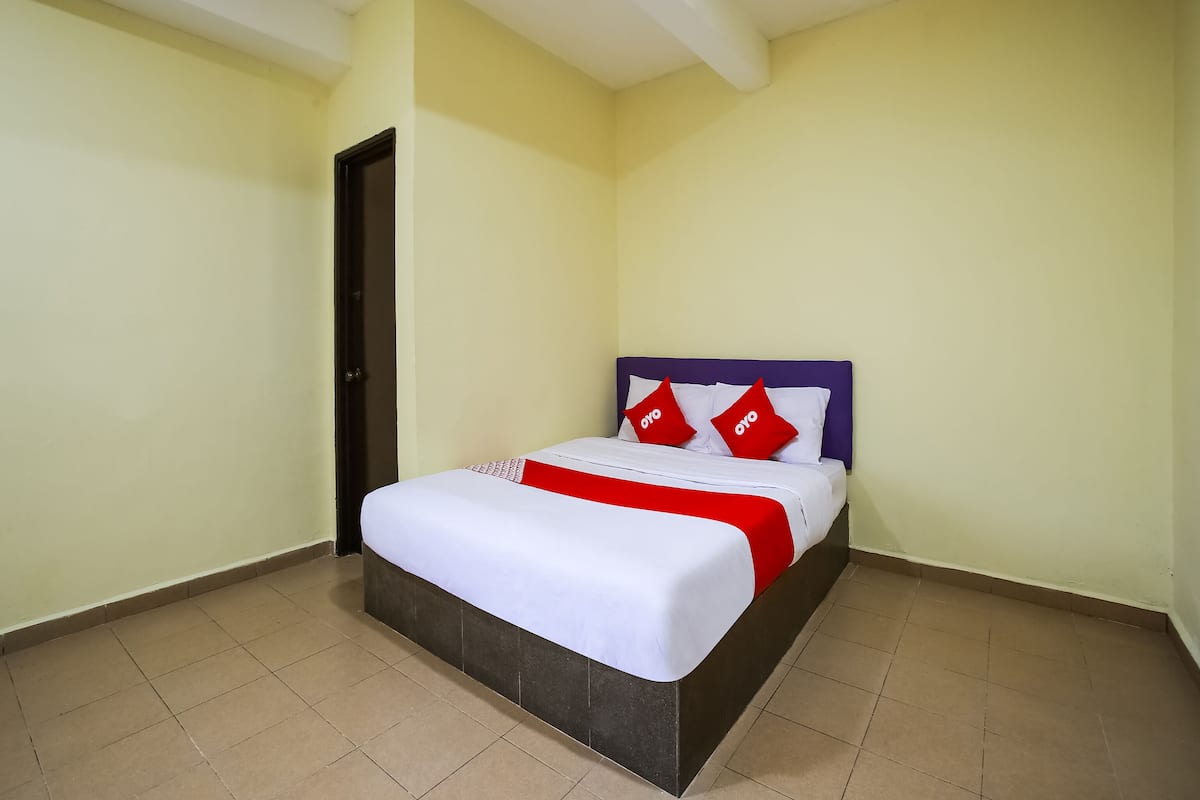 Deluxe Double Room, 1 Queen Bed | 1 bedroom, free WiFi
