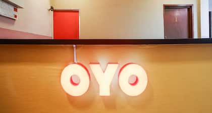 OYO 89585 Hotel Happy Inn