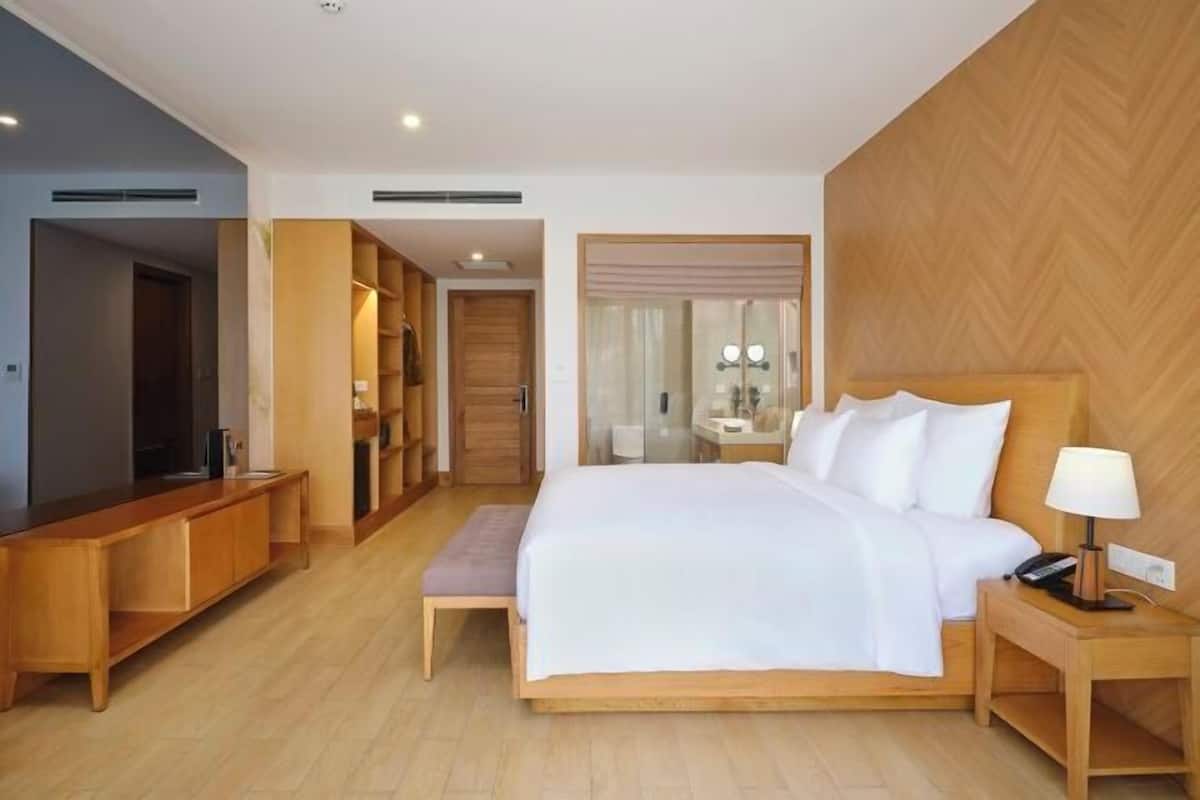 Free minibar items, in-room safe, desk, laptop workspace