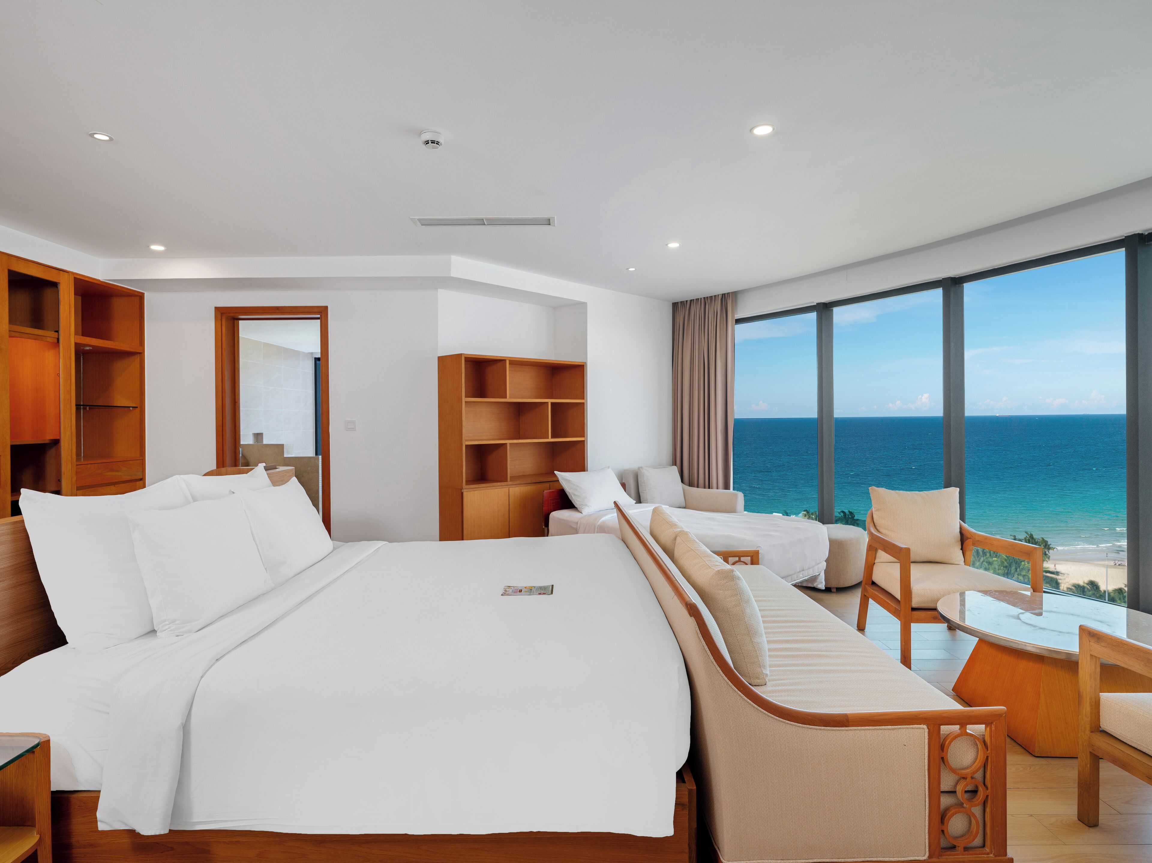 Selectum Family Signature | 迷你吧贈品、房內夾萬、書桌、遮光窗簾/窗簾